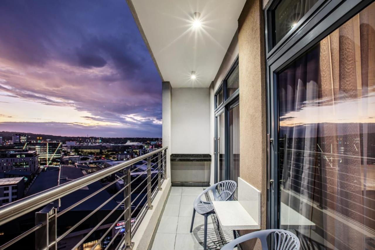 Menlyn Maine Residence Unit 1419 프레토리아 외부 사진